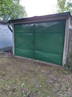 Ponúkam na predaj garáž v blízkom centre mesta prefabrikovan