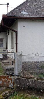 Predaj – tradičný sedliacky rodinný dom s veľkým pozemkom, Z