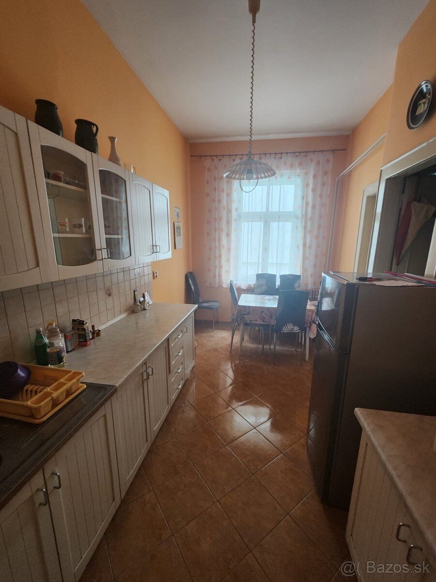 Na prenajom ,byt o rozlohe 96m - trojizbovy, 2xbalkon, jeden