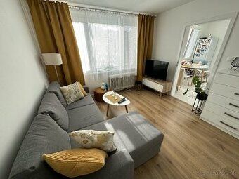 Na prenajom ,byt o rozlohe 96m - trojizbovy, 2xbalkon, jeden