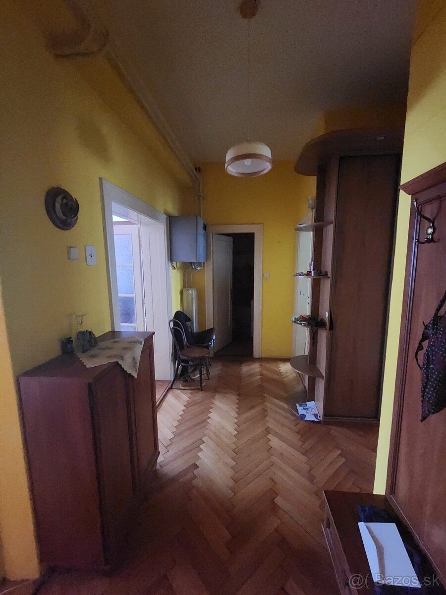 Na prenajom ,byt o rozlohe 96m - trojizbovy, 2xbalkon, jeden