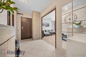 NA PREDAJ! Šamorín 196.000€
Priestranný, klimatizovaný troji