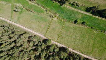 Ponúkame na predaj pozemok o výmere 980 m² v obci Danišovce,