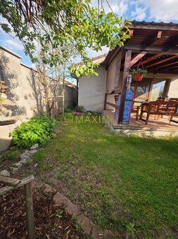 Ponúkame na predaj príjemný 3-izbový rodinný dom, ktorý spáj
