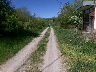 Ponúkame na predaj vinicu o výmere 843m2. Vinica sa nachádza