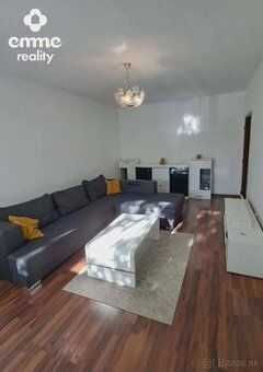 Kiadó egy tágas, 3 szobás, 99m²-es lakás a Neratovice lakóré