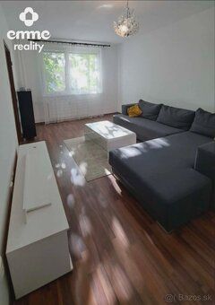 Kiadó egy tágas, 3 szobás, 99m²-es lakás a Neratovice lakóré