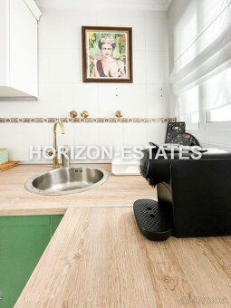 Nabízíme k prodeji velice pěkně zařízený třípokojový apartmá