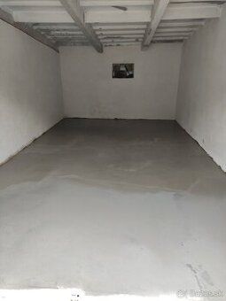 Predam garaz na vargovom 30m2 garaz je sucha. Elektrika 220V