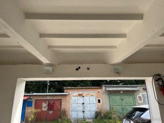Predam garaz na vargovom 30m2 garaz je sucha. Elektrika 220V