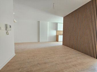 Ponúkame na predaj veľmi pekný 3-izbový byt 89m2 vrátane 9m2