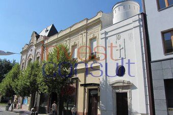 Na prenájom v centre Komárna exkluzívny obchodný priestor (2