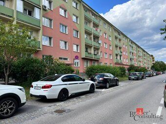 Ponúkame na predaj 2,5-izbový byt na Kadnárovej ulici v obľú