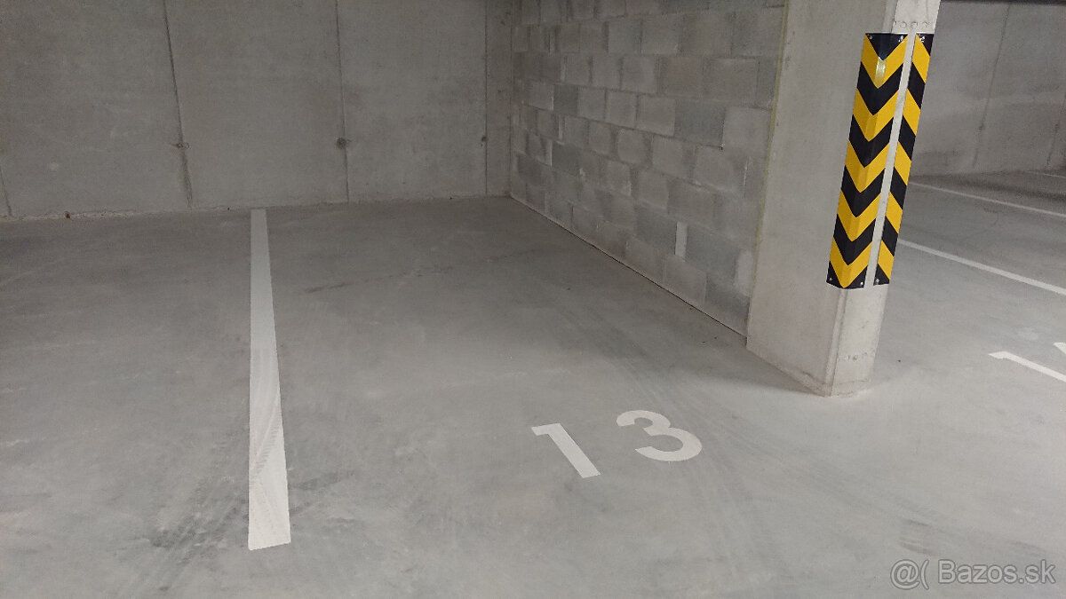 Ponúkam na dlhodobý prenájom podzemné garážové státie (v dis