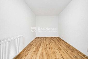 POSLEDNÝ VOĽNÝ! Moderný 2 izbový apartmán s terasou a nízkym