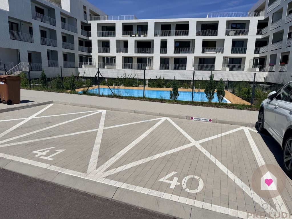 Realitná kancelária Domy pre ľudí ponúka na prenájom vonkajš