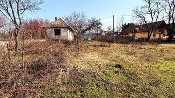 Ponúkame na predaj slnečný stavebný pozemok s výmerou 700 m²