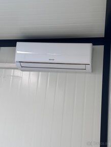 Materiál - Sendvičové panely PIR prvej triedy
 Podlaha - pol