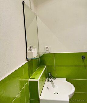 Ponúkam na dlhodobý prenájom zariadenú garsónku s rozlohou 2