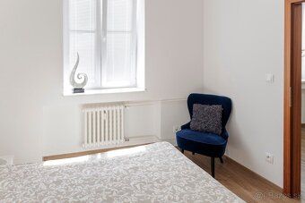 Ponúkame na predaj 2-izbový byt o výmere 43 m², situovaný na