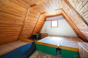 - slnečný pozemok 400m2 - celoročne dostupná a obývateľná - 
