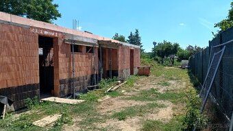 V obci Križovany nad Dudváhom predám rozostavaný dvojpodlažn