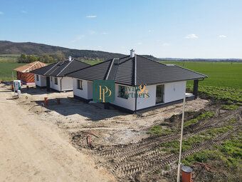 Typ: Rodinný dom Obec: Jelšovce
POSLEDNÝ VOĽNÝ RD VO VÝSTAVB