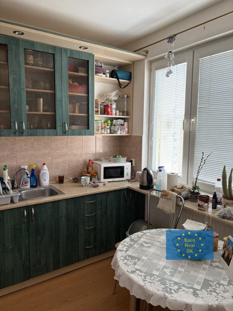 Predaj rekonštruovaného ( stierky, plávajúce podlahy, svieti