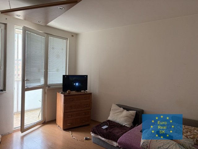 Predaj rekonštruovaného ( stierky, plávajúce podlahy, svieti