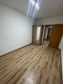V ponuke na predaj: 3-izbový zrekonštruovaný byt, s výmerou 