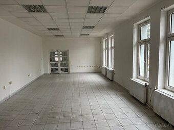 Ponúkame na prenájom obchodný priestor o celkovej výmere 100