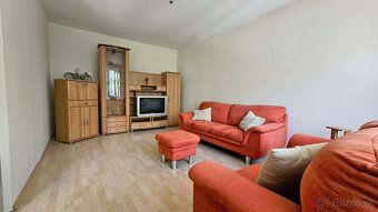 Ponúkame na predaj priestranný 1-izbový byt v centre mesta T