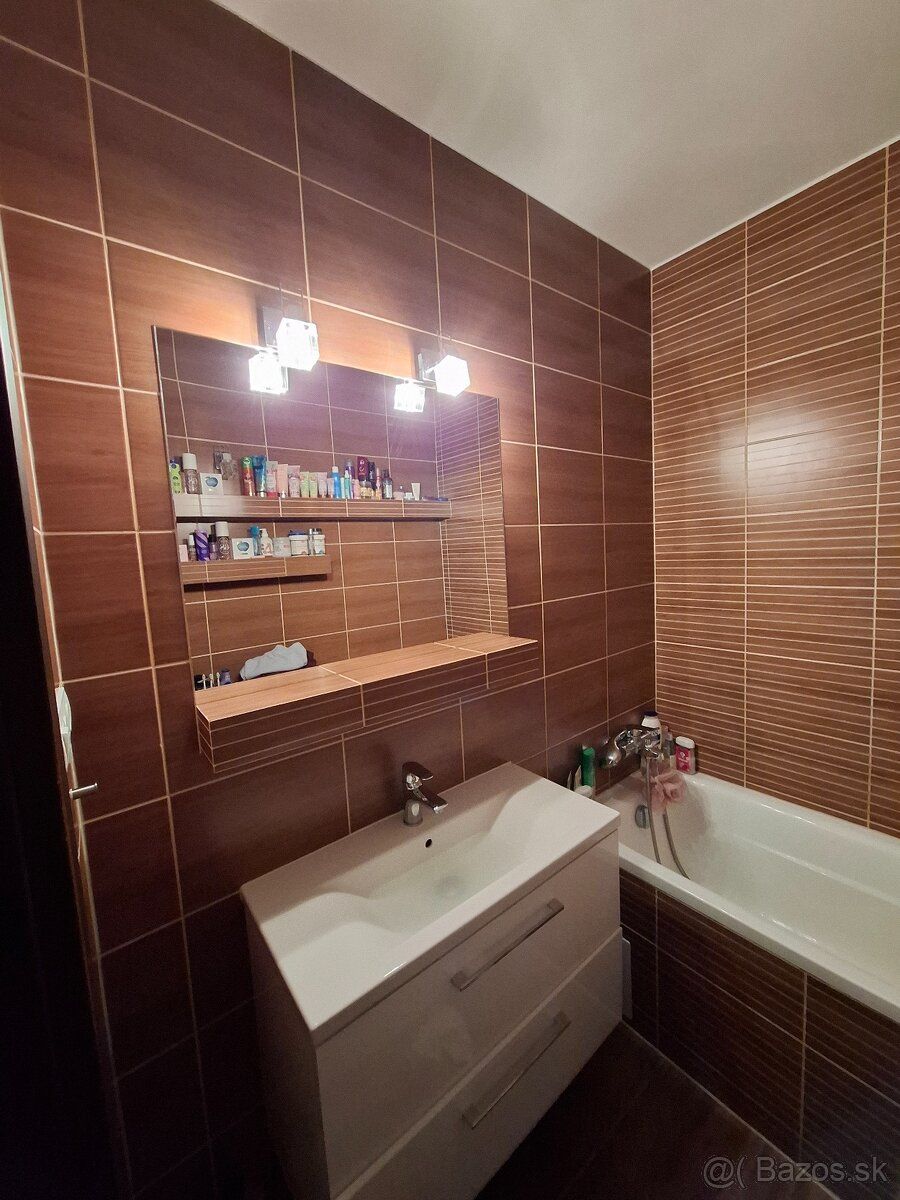 Ponúkam dlhodobý prenájom 3 izbového bytu v Žiline na Hlinác