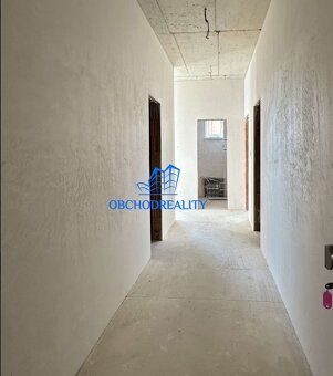 Ponúkame na predaj priestranný 3-izbový apartmán nachádzajúc