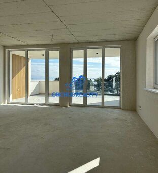 Ponúkame na predaj priestranný 3-izbový apartmán nachádzajúc