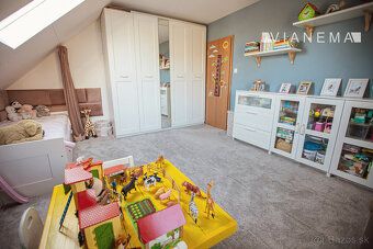 Ponúkame na predaj 2-podlažný rodinný dom po kompletnej reko