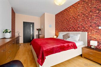 3 izbový moderný byt s terasou s jedným parkovacím státím, l