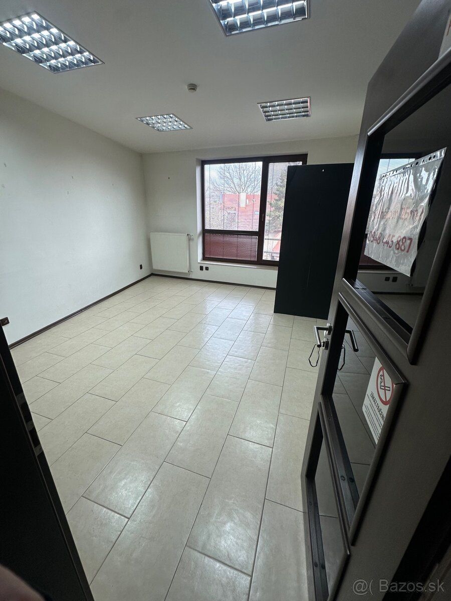 Ponúkam na prenajom 25m2 Batdejov, StocklovA ulica 17, v pri