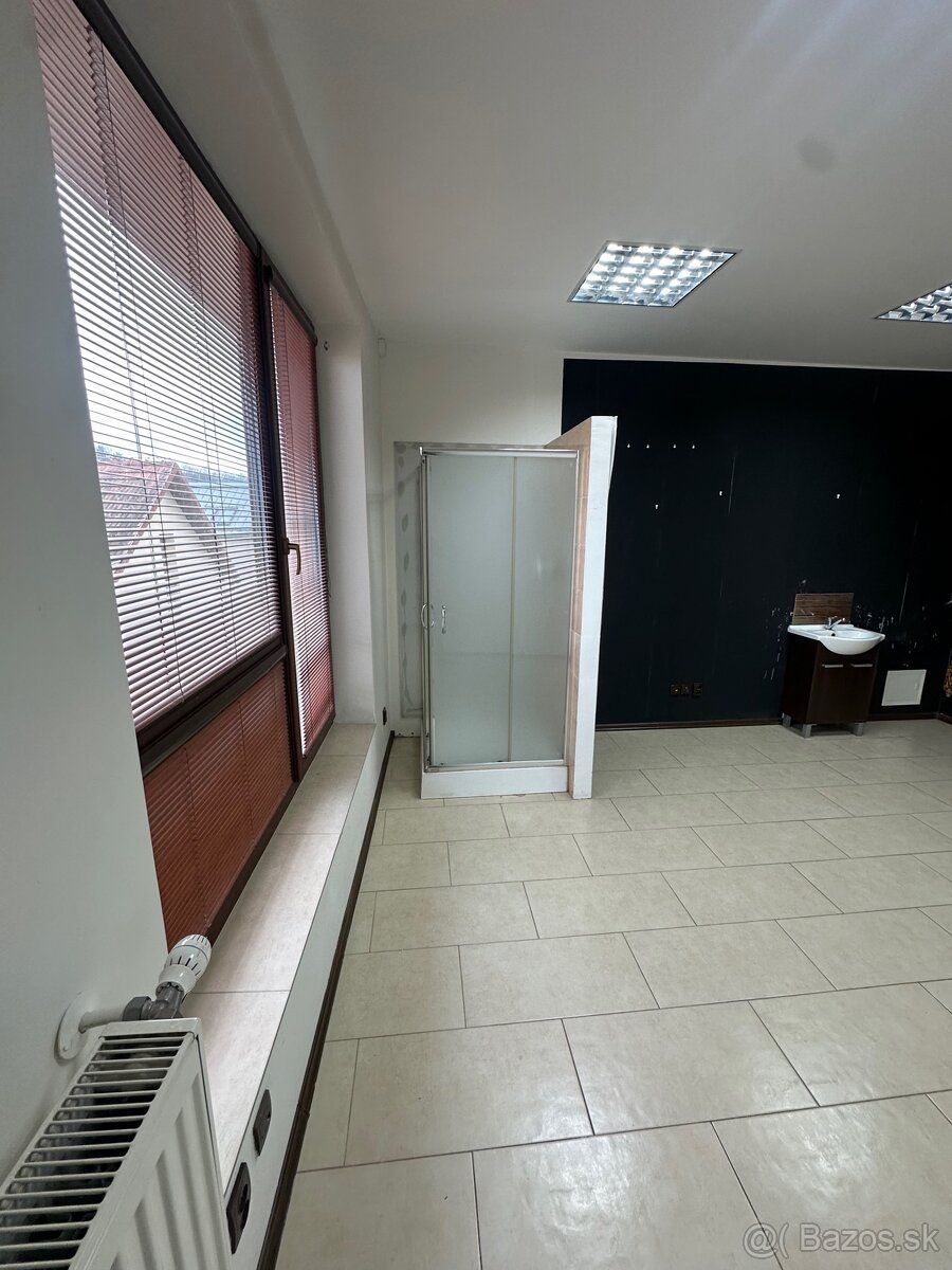 Ponúkam na prenajom 25m2 Batdejov, StocklovA ulica 17, v pri