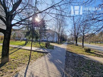 Realitní makléri Peter Heriban a Klaudia Heribanová Vám ponú