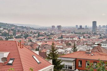 Priestranný, slnečný 3-izbový byt rozlohu 138 m2 + 3x terasa