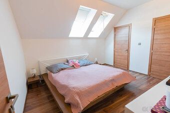 Typ: Rodinný dom Ulica: Osloboditeľská Obec: Bratislava-Vajn