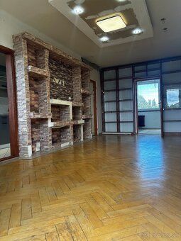 Ponúkame na predaj garzónku o výmere 20,10 m² nachádzajúcu s