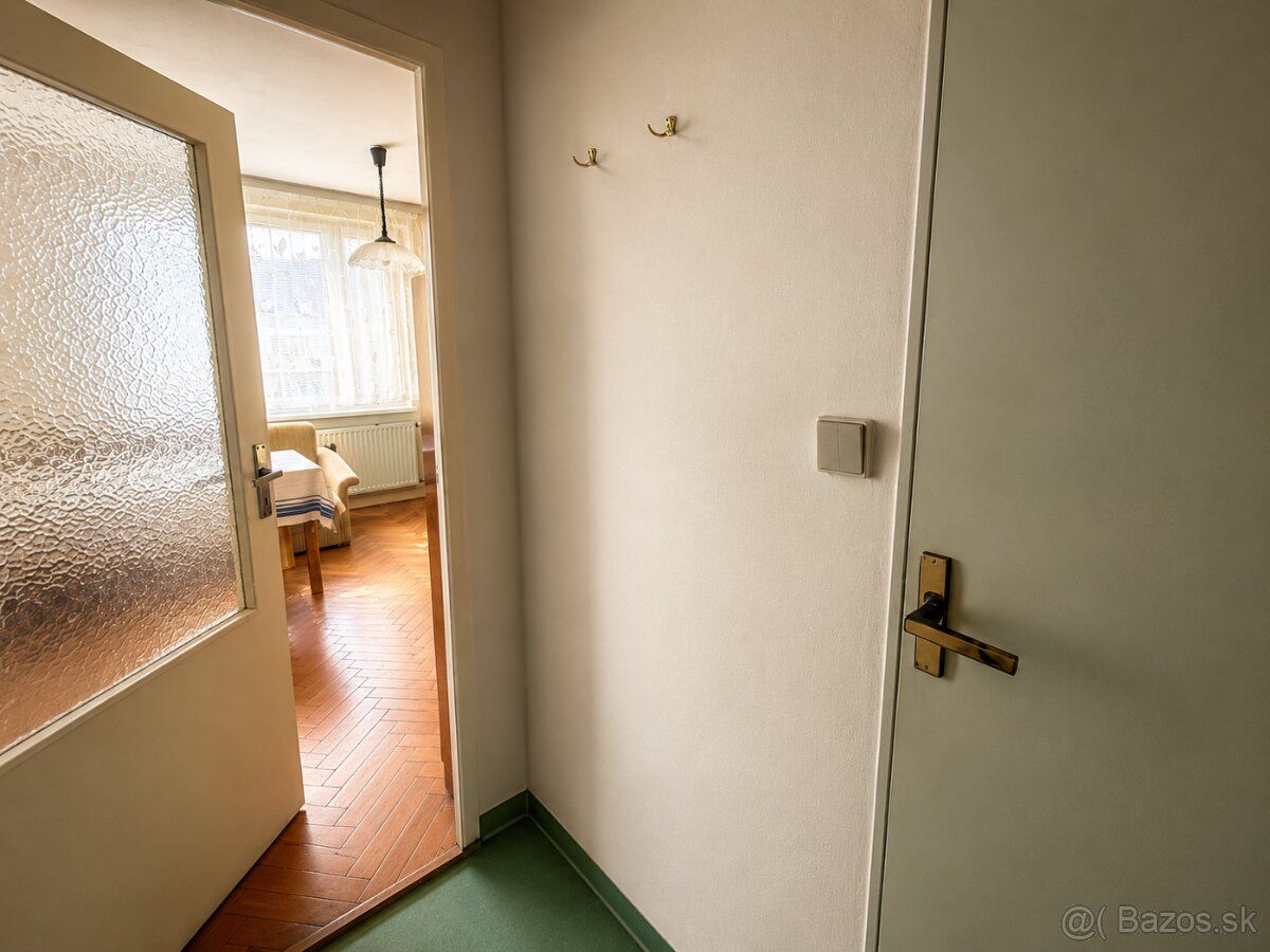 Ponúkame na predaj garzónku o výmere 20,10 m² nachádzajúcu s