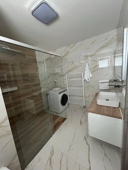 Typ: 3-izbový byt Ulica: Halalovka Obec: Trenčín
VAŠE REALIT