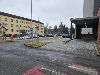 Ponúkam na predaj parkovacie miesto na pozemku vo výlučnom v