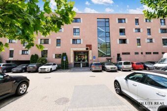 Virtuálnu prehliadku apartmánu si môžete pozrieť TU: https:/