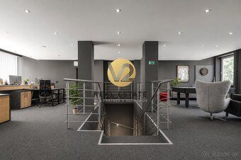 Na Prenájom - Priestory 300m2 s veľkým výkladom v centre - N