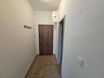 Spoločnosť AGN Real ponúka na prenájom nezariadený 1-izbový 