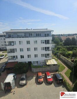 Ponúkam na dlhodobý prenájom pekný, kompletne zrekonštruovan
